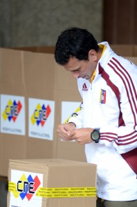 Capriles - votando1