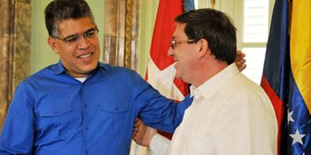 Elías Jaua, dijo el sábado que su país estaba "evaluando todos los aspectos de la relación con Colombia¨