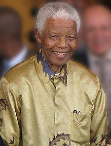 ¨Mandela sigue en estado crítico pero ahora está estable", indicó la presidencia