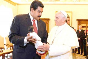 Nicolas-Maduro-Papa-Francisco-AP_CLAIMA20130617_0090_14