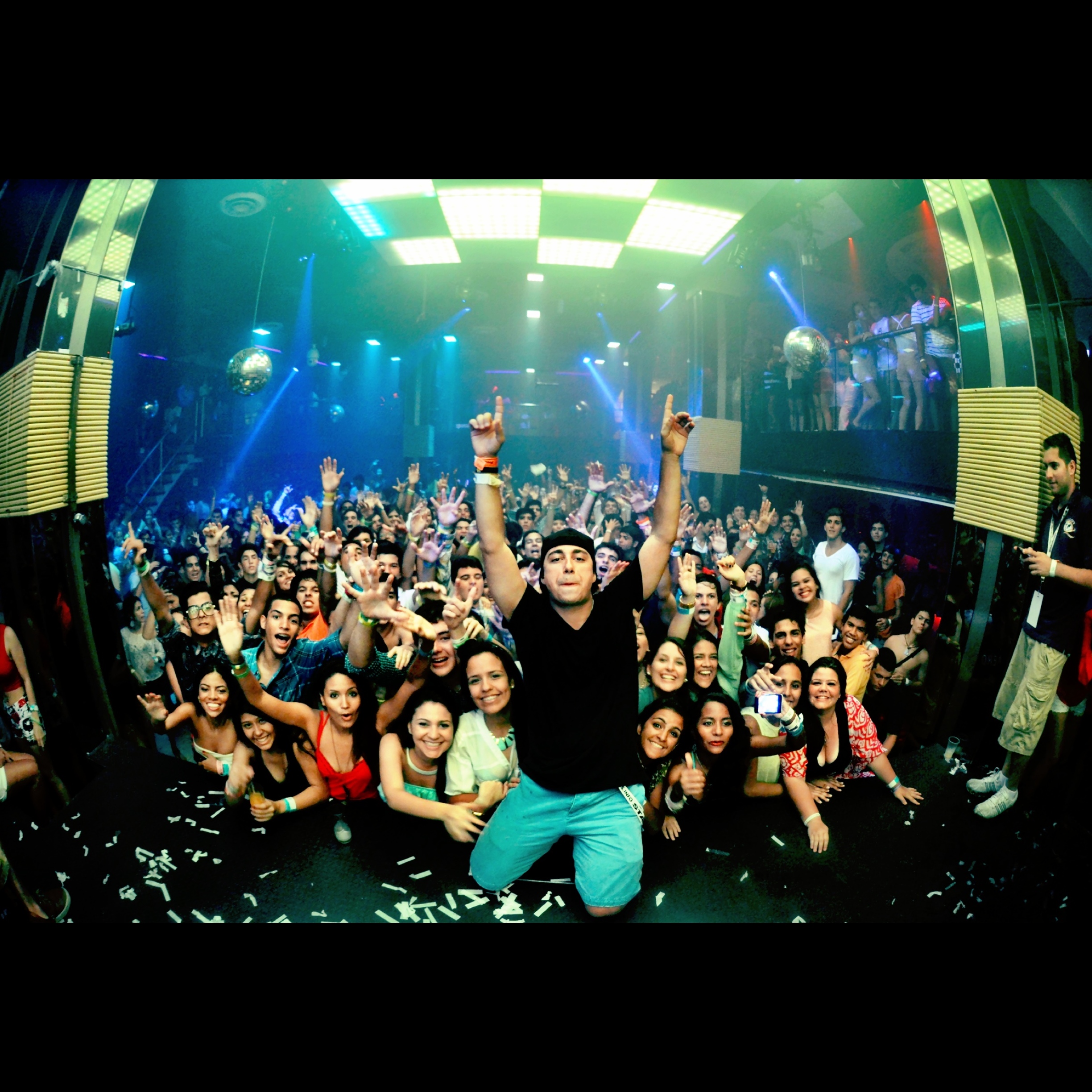 DJ2