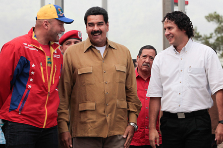 "Vamos a construir una Victoria que garantice La Paz”, expresó Maduro en relación a la inscripción de los aspirantes a alcaldes