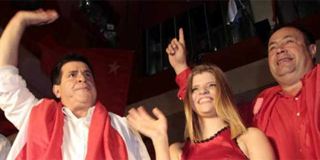 "Siempre vamos a estar apoyándolo", declaró la esposa de Cartes