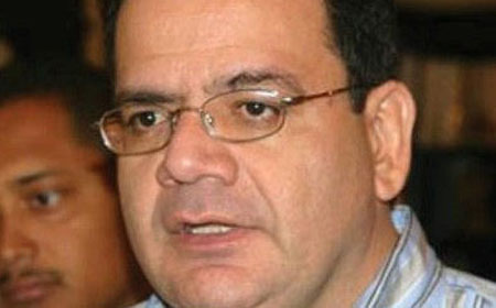 Hizo un llamado de alerta a los venezolanos a iniciar una cruzada por el rescate de las instituciones
