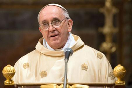 El papa hizo este llamamiento ante los miles de fieles que asistieron en la plaza de San Pedro del Vaticano al tradicional rezo del Ángelus dominical