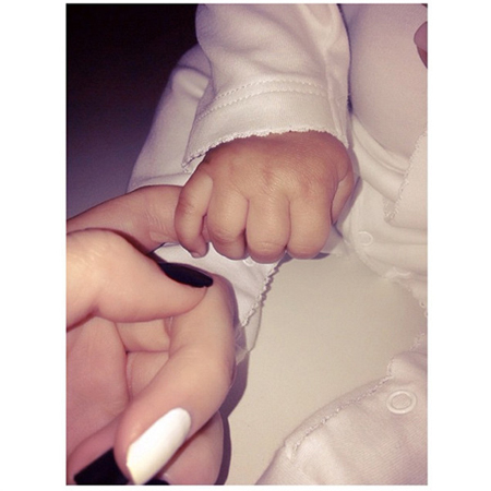 Kendall publicó en su cuenta de Instagram una tierna foto en la que la pequeña bebé