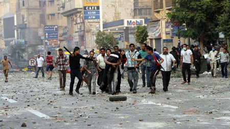Choques entre manifestantes a favor del Ejército y partidarios de Mursi