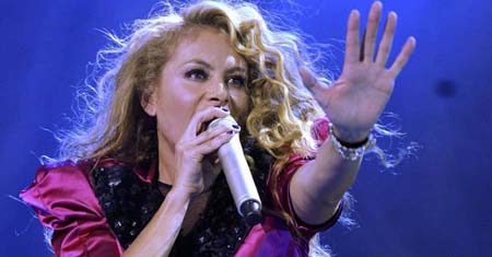La cantante asegura que se ejercita mucho para poder cantar y bailar al mismo tiempo