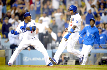 Puig bateó un triple y celebró con unos gestos que incomodaron a algunos