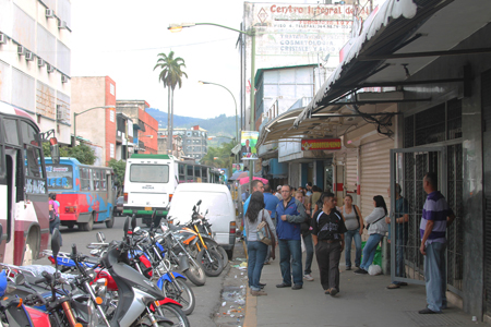 Comerciantes declaran a la Bermúdez como “zona roja”