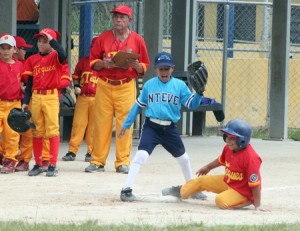 Béisbol menor