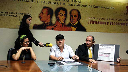 Los periodistas formalizaron la solicitud ante la Asamblea Nacional