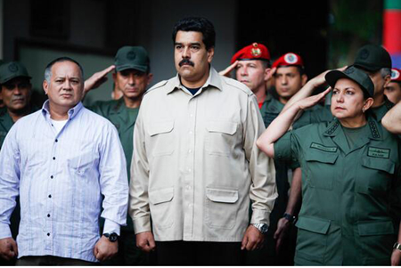 Maduro encabezó el acto de salutación de fin de año a Fanb en el Patio de Honor de la Universidad Militar de Venezuela, en Fuerte Tiuna