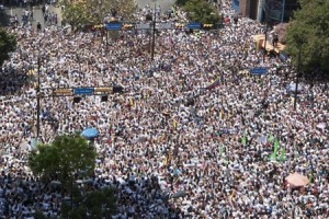 L”PEZ SE ENTREGA A LA GUARDIA NACIONAL VENEZOLANA EN UNA PLAZA CARAQUE—A