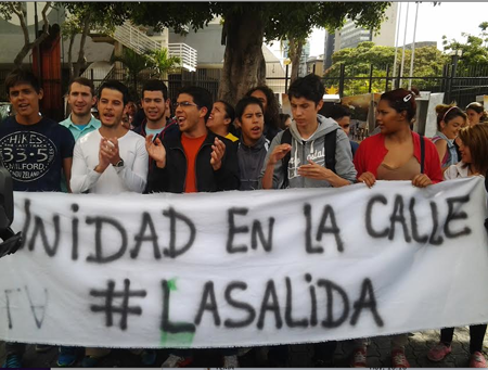 Los jóvenes protestaron este lunes ante el MIJ exigiendo liberación de estudiantes detenidos en Táchira.