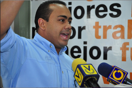 Flores: "La verdad sobre el 12F es que hubo una manifestación simultánea en todo el país”