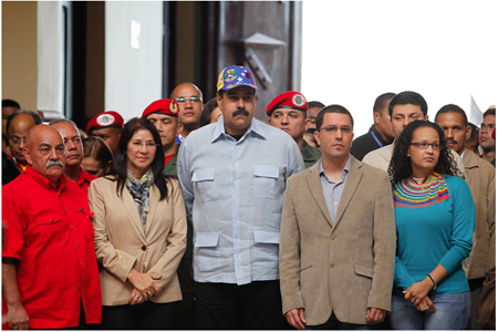 Al acto,asistieron el vicepresidente de la República, Jorge Arreaza; la hija del comandante Chávez, Rosa Virginia; la primera dama, Cilia Flores; familiares, diputados y miembros del gabinete ministerial