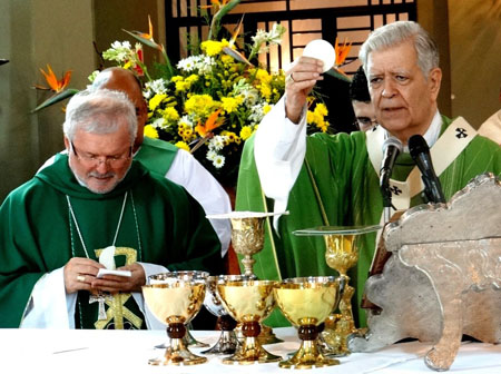 El Cardenal Jorge Urosa Savino en compañía del nuevo Nuncio de Su Santidad, monseñor Aldo Giordano