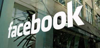 Facebook, la primera red social en línea, festejó este martes sus primeros diez años