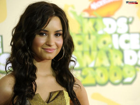 Los seguidores de Demi Lovato siempre han sido conscientes de que la cantante y el atractivo intérprete mantienen una larga amistad que se remonta a años atrás