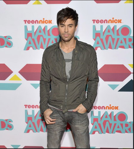 Enrique Iglesias también domina en la lista de Latin Pop Albums con "Sex and Love"