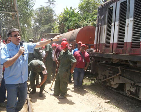 Quince millones de Bs invirtió el Instituto de Ferrocarriles en la rehabilitación del parque en 2012, obras que no se culminaron. Ayer el Gobierno Nacional anunció nuevamente la restauración.