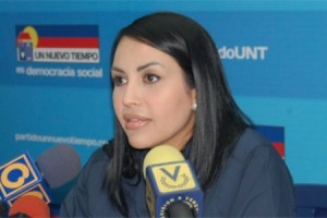 DELSA SOLÓRZANO