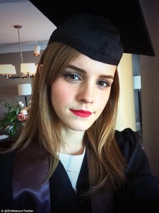 Emma Watson recibió su licenciatura en literatura inglesa AGENCIAS