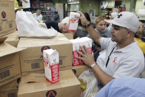 Todavía esperan por harina Pan, de trigo, azúcar y papel tualé 