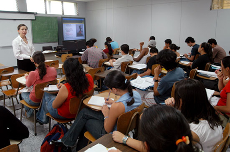 El ministro para Educación Universitaria, Ricardo Menéndez explicó que los aspirantes a ingresar a distintas universidades del país tendrán opciones de cursar estudios superiores