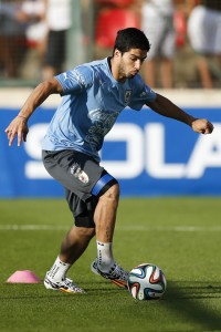 Suárez es duda para el primer partido de Uruguay, pero todos rezan para que se recupere a tiempo AP / Victor R. Caivano 