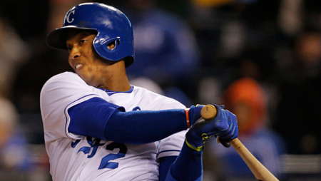 Alcides Escobar le pegó tres hits a los Indios de Cleveland