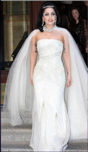 Con su vestido de novia, la Gaga sorprendió en las calles de Montreal con su irreverencia