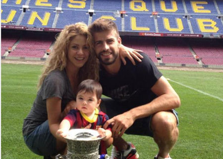 La estrella colombiana Shakira se enfrenta estos días a un gran dilema que podría alterar por completo su agenda laboral y personal