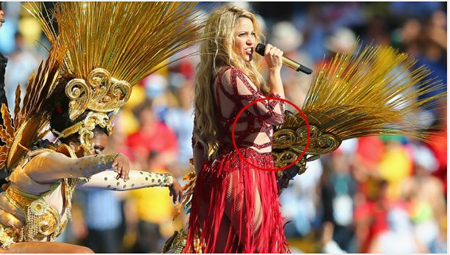 Se le notó un poquito más de pancita a la cantante mientras se presentaba ella clausura del mundial