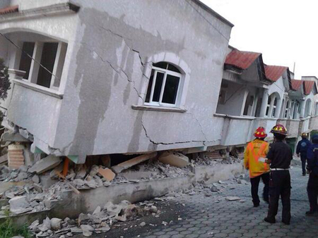 Un sismo de magnitud 7.1 sacudió el lunes el sur de México y Guatemala dejando dos muertos