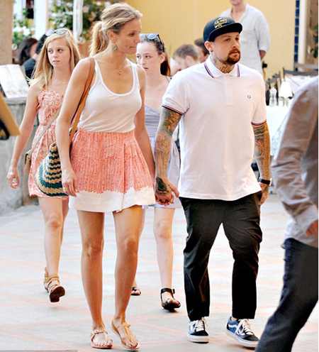 En esta oportunidad la “gacela” presumió de su figura y de su amor con el músico Benji Madden