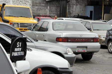 Los estacionamientos prestan servicio con nuevo horario