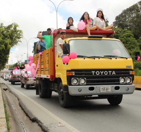 Caravana en la Panamericana de Señorita Miranda