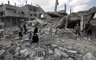 El Ejército israelí intensificó este lunes su ofensiva militar en el sur de la Franja de Gaza, donde al menos 71 palestinos murieron en la ciudad de Rafah AFP