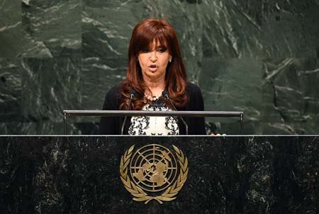 La presidenta de Argentina, Cristina Kirchner, arremetió este miércoles ante la Asamblea General de la ONU contra los fondos especulativos AFP
