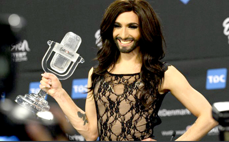 La austríaca Conchita Wurst, ganadora de la última edición del festival de Eurovisión, cantará frente al Parlamento Europeo el próximo 8 de octubre