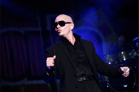 Pitbull repetirá como anfitrión de los premios American Music Awards (AMA), que se entregarán el próximo 23 de noviembre en Los Ángeles