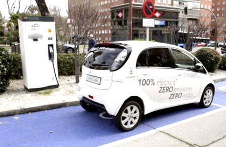 Un coche eléctrico fabricado por estudiantes de ingeniería australianos, alcanzó una velocidad de 106,9 kilómetros por hora