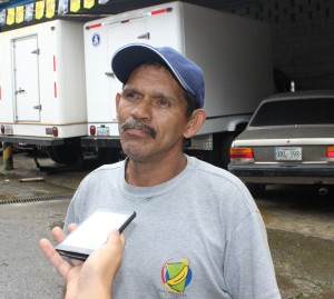 “Cada 12 a 15 días se saca la basura, como no tenemos donde colocarla decidimos bajarla a zonas aledañas. Esperamos a que haya suficiente para trasladarla a donde la recogen”