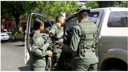 Los agentes fueron interceptados a la altura del puente internacional Francisco de Paula Santander en la ciudad de Cúcuta