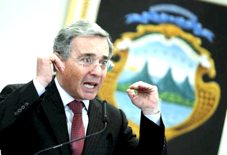 El expresidente de Colombia Álvaro Uribe responsabilizó este martes al actual mandatario Juan Manuel Santos de la situación con las FARC