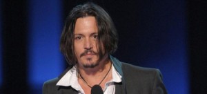 Johnny Depp, de 51 años, apareció en la pasada entrega de los Hollywood Press Awards evidentemente borracho