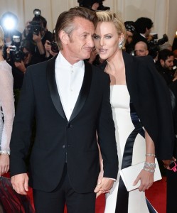 ¿Campanadas de boda para Charlize? 