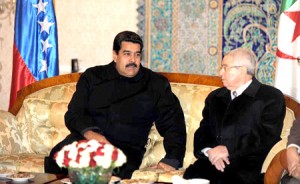 El presidente venezolano, Nicolás Maduro, descartó en Argel que una próxima cumbre de la Organización de Países Exportadores de Petróleo (OPEP)